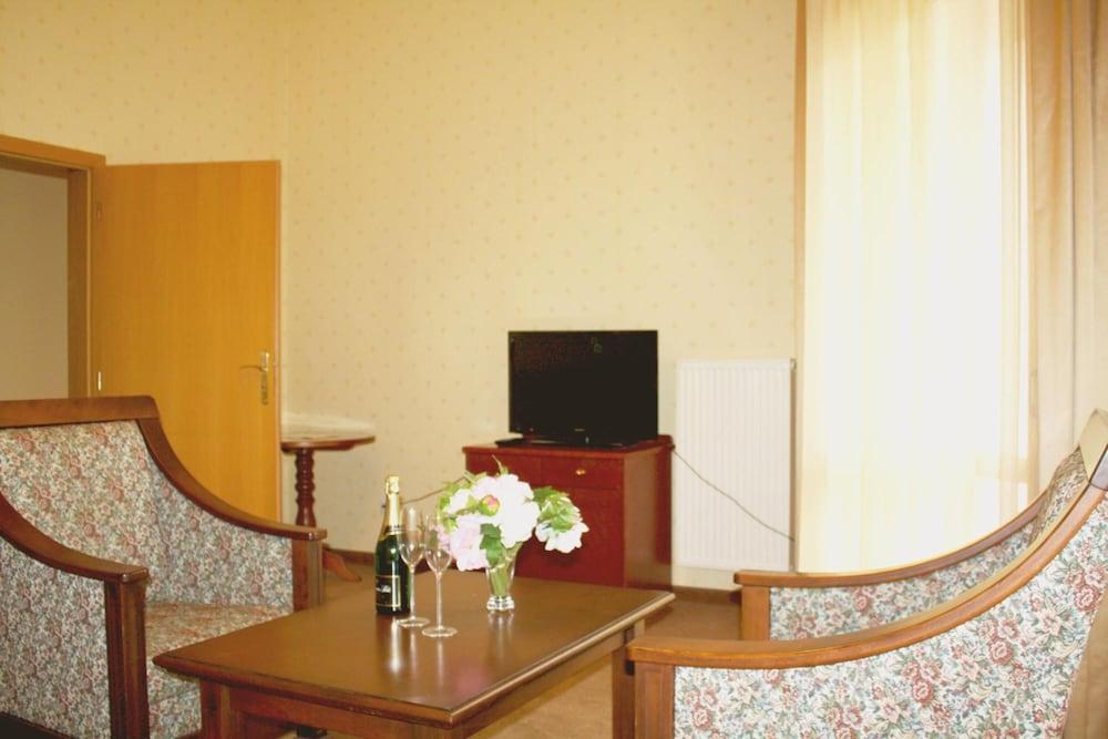Hotel Petr Karlovy Vary Exterior foto