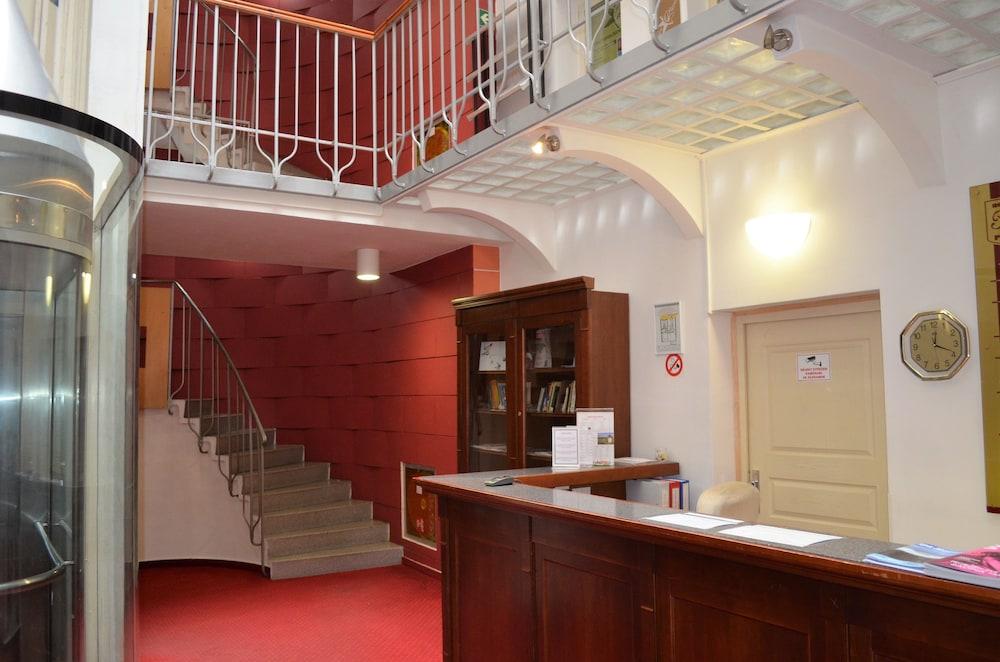 Hotel Petr Karlovy Vary Exterior foto