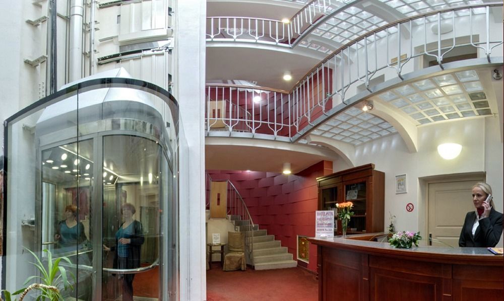 Hotel Petr Karlovy Vary Exterior foto