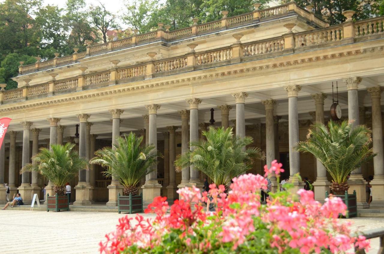 Hotel Petr Karlovy Vary Exterior foto