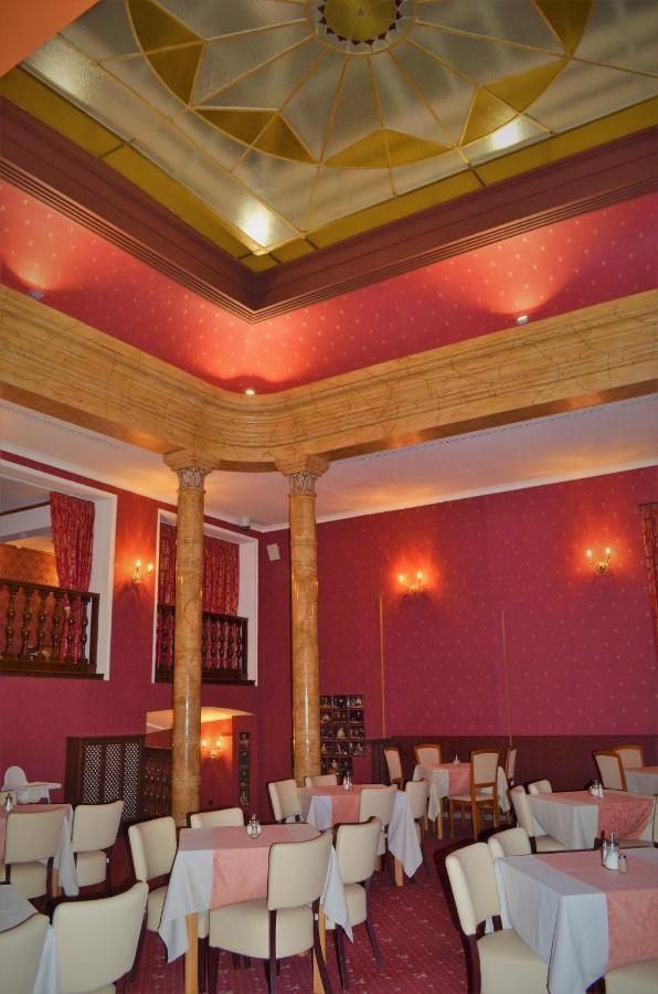 Hotel Petr Karlovy Vary Exterior foto